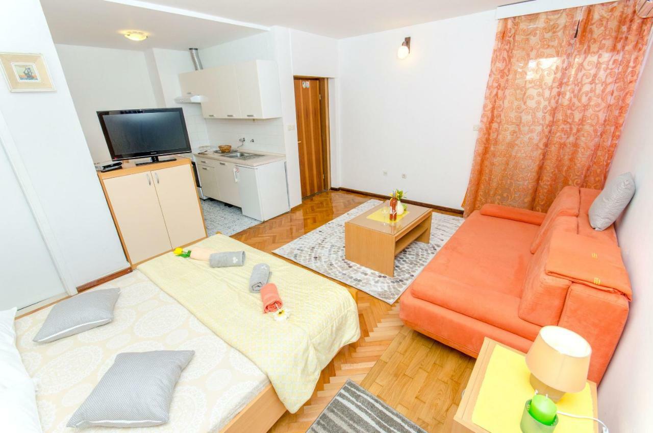 Apartments And Room Sun & Sea Podgora Eksteriør billede