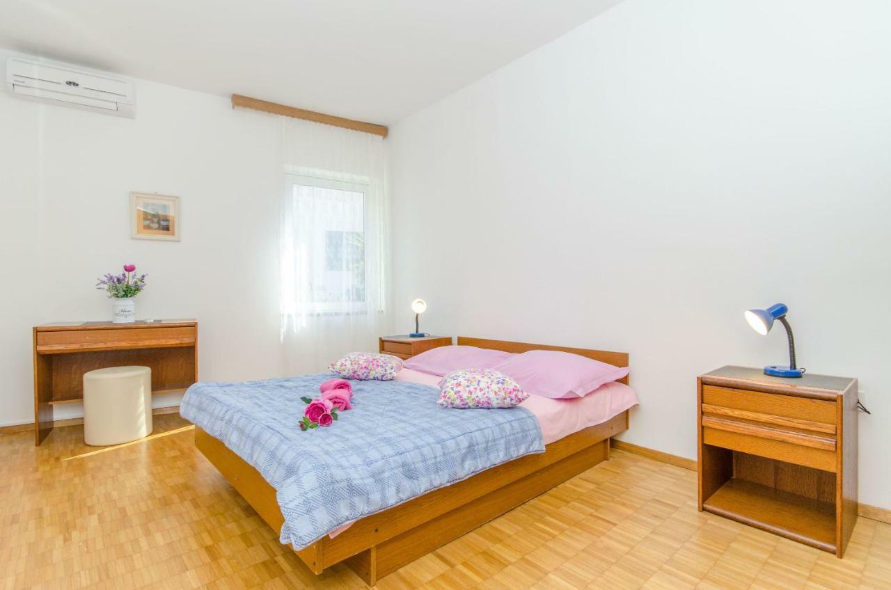 Apartments And Room Sun & Sea Podgora Eksteriør billede