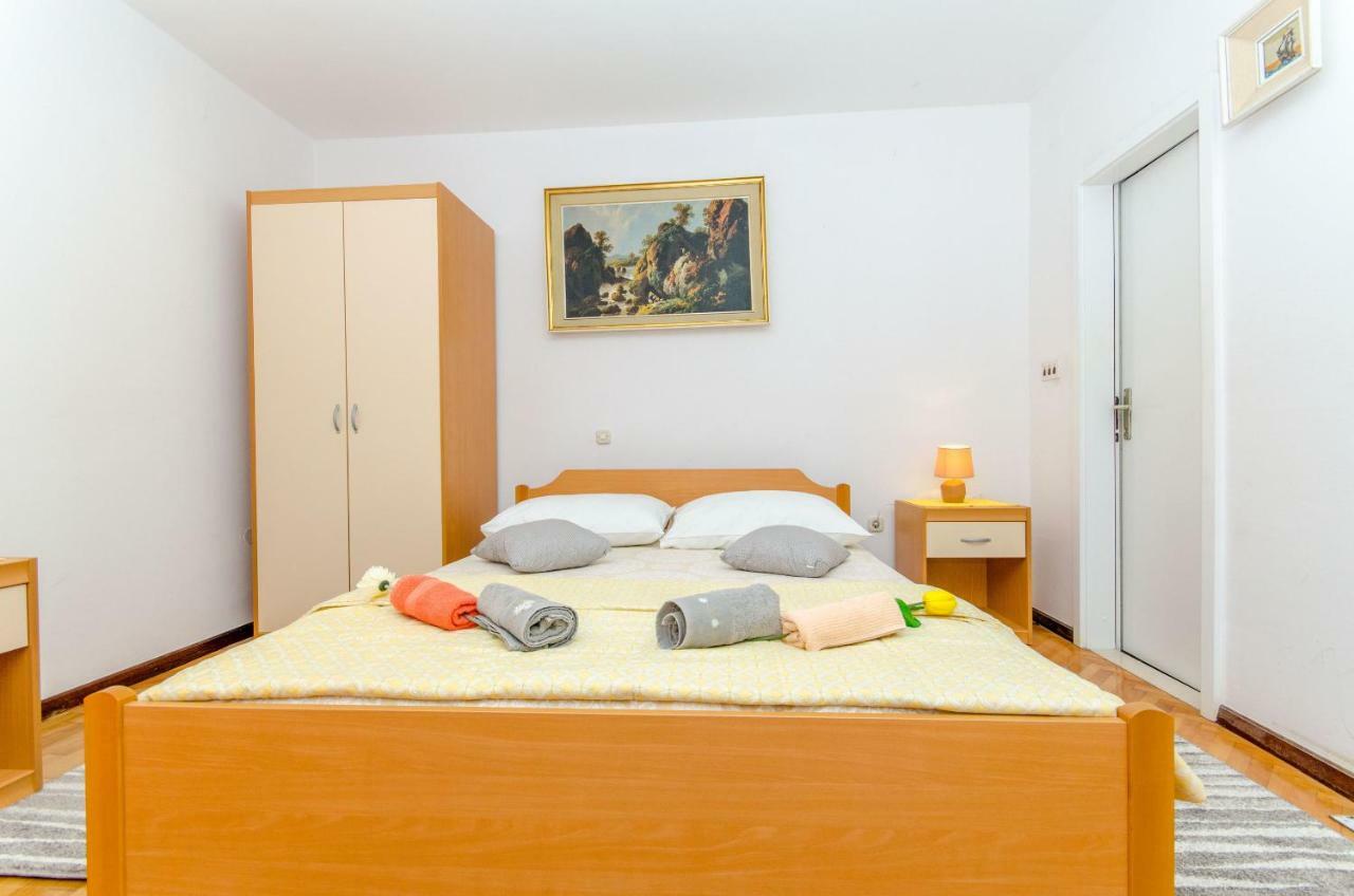 Apartments And Room Sun & Sea Podgora Eksteriør billede