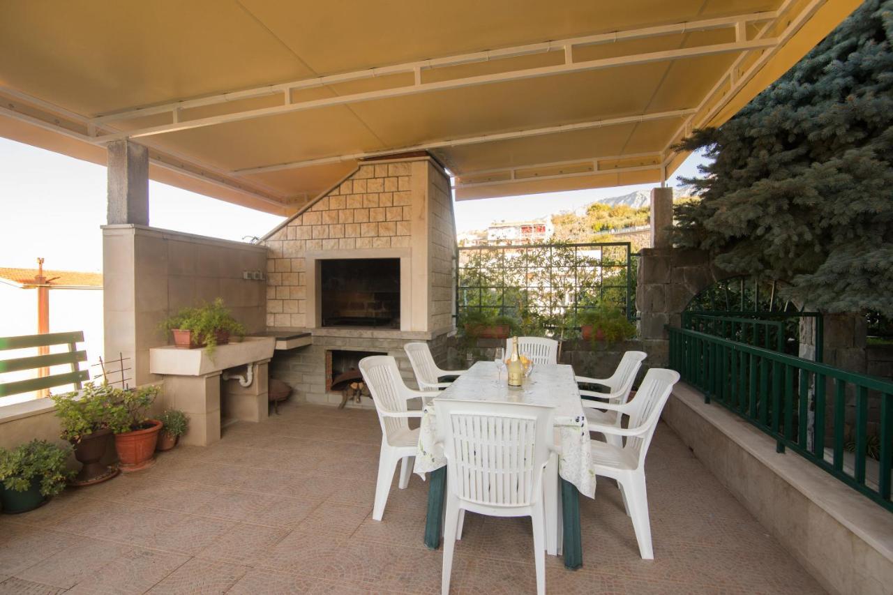 Apartments And Room Sun & Sea Podgora Eksteriør billede